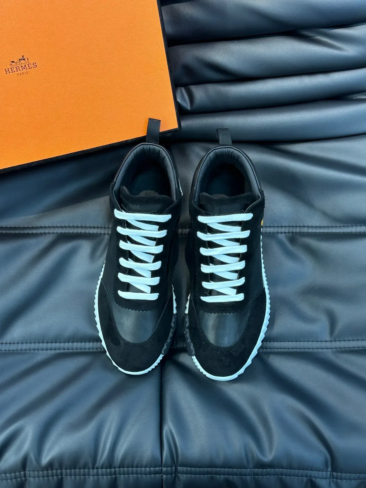 Hermès Hiker Tênis Lifestyle Preto e Branco de cano alto 9