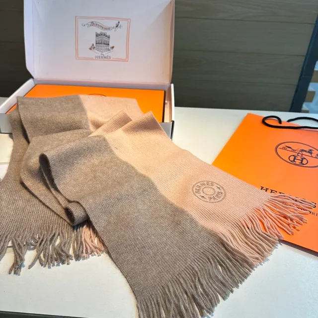 Hermès Cachecol Tricotado com Franjas de Duas Cores Bege Cinza de Cashmere 7