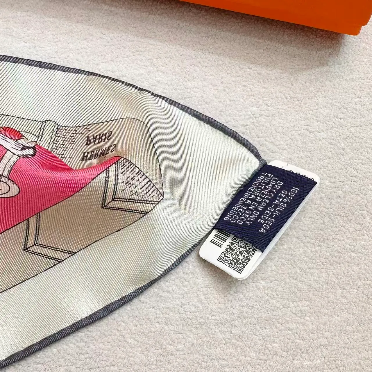 Hermès Les Crevages de Chamane Pink Silk Scarf 2