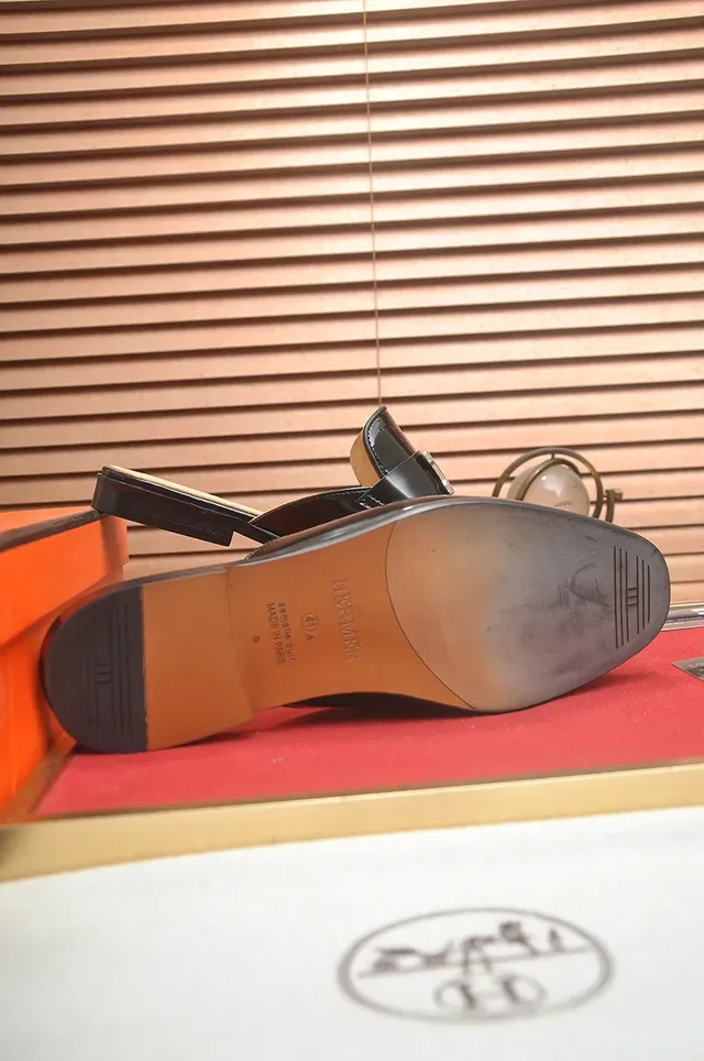 Hermès Oran أسود بيج جلد لامع مشبك معدني على شكل H لافر 2