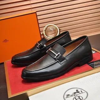 Hermès Oran 黑色皮革马衔扣乐福鞋