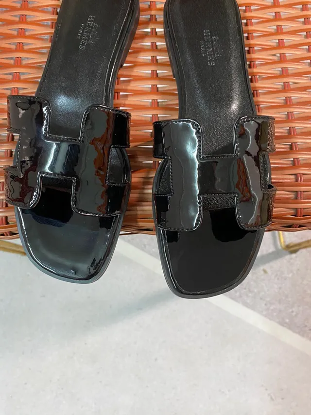 Hermès Oran Black Patent Leather H-Strap Slippers 4