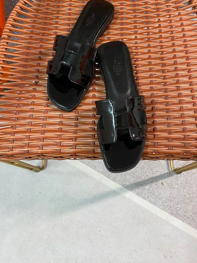 Hermès Oran Black Patent Leather H-Strap Slippers 6