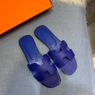 Hermès Oran جلد أزرق مقرمش H-Strap نعال