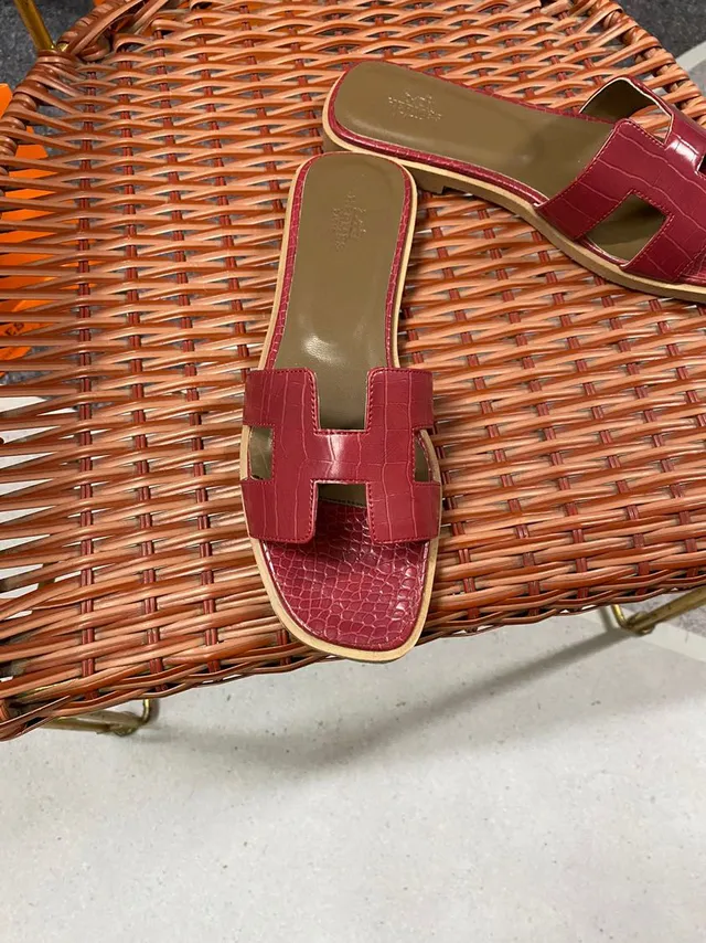 Hermès Oran Crocodile-Embossed Red Slippers 2