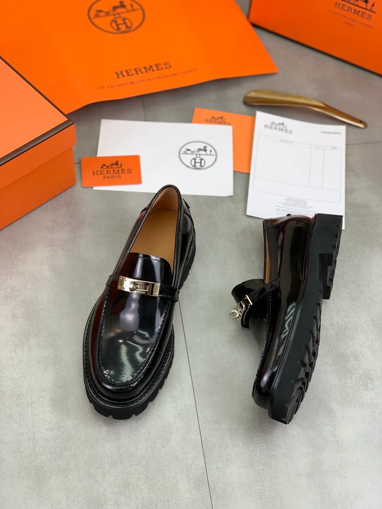 Hermès Oran Loafer Cuir verni noir H-Buckle Slip-On Loafers 5
