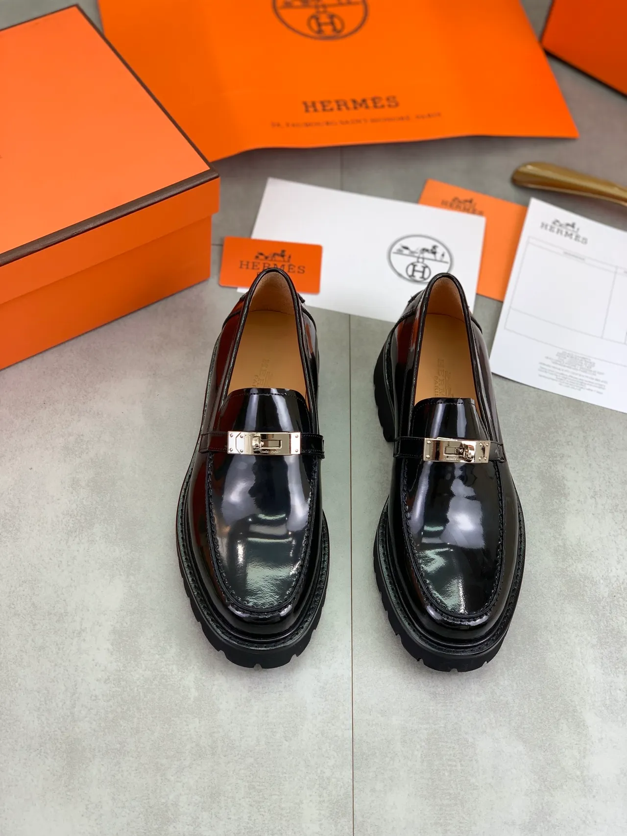 Hermès Oran Loafer Cuir verni noir H-Buckle Slip-On Loafers 6