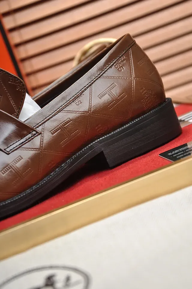 Hermès Oran 棕色 压花皮革 银扣 乐福鞋 2