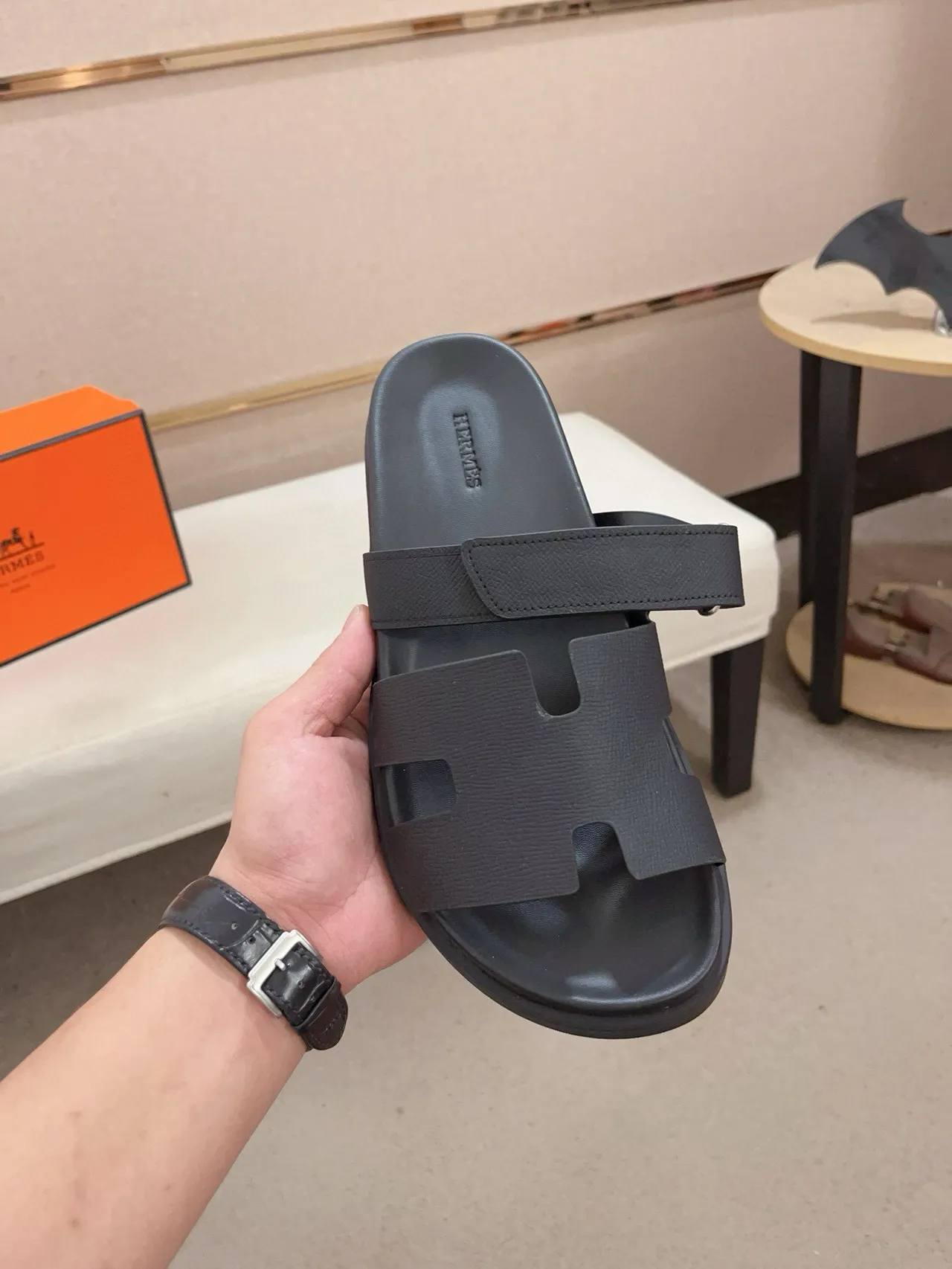Hermès Oran Slide Sandales Noires Casuales 2