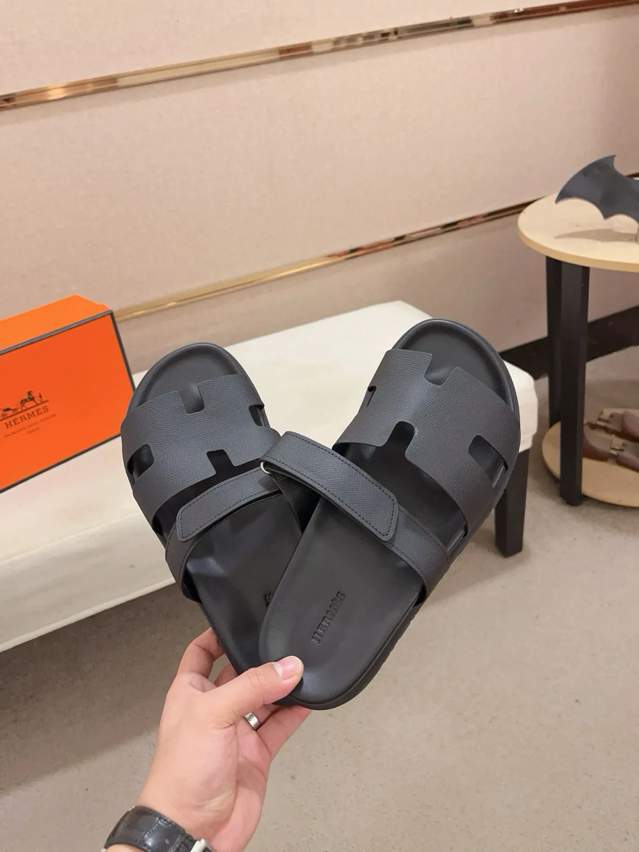 Hermès Oran Slide Sandales Noires Casuales 5
