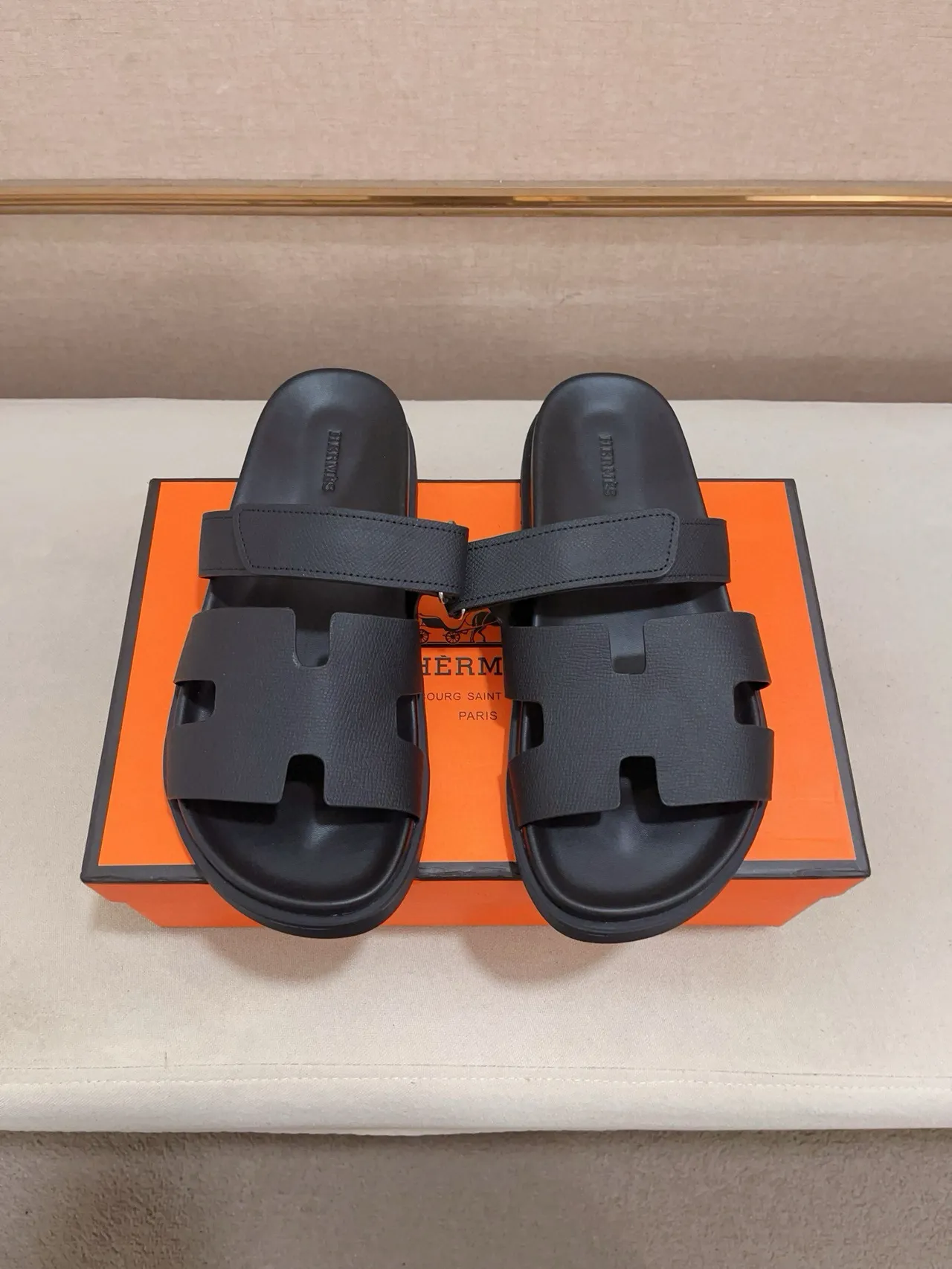 Hermès Oran Slide Sandales Noires Casuales 8
