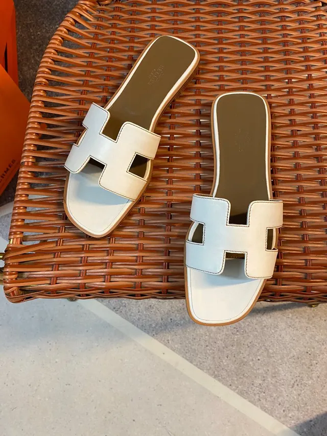 Hermès Oran Slide Two-Tone Light Blue and Cream Leather Slippers 3