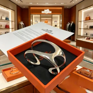 Hermès فضة مصقولة غير متناظرة مفتوحة سوار كف