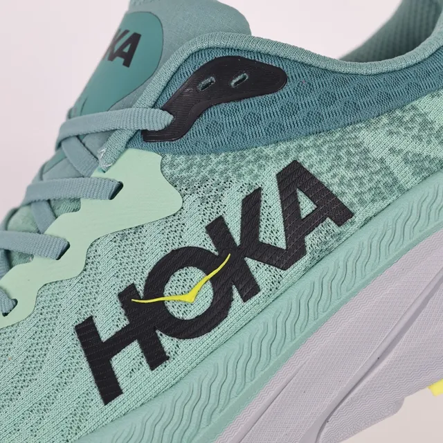 Hoka Clifton 薄荷绿和黄色跑鞋 6