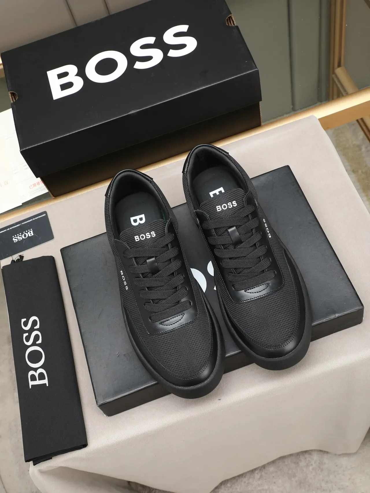 Hugo Boss 黑色网面皮革平台生活休闲鞋 3