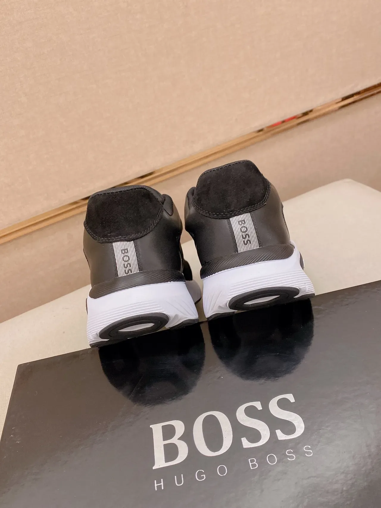 Hugo Boss 黑色混合材质生活方式运动鞋 4