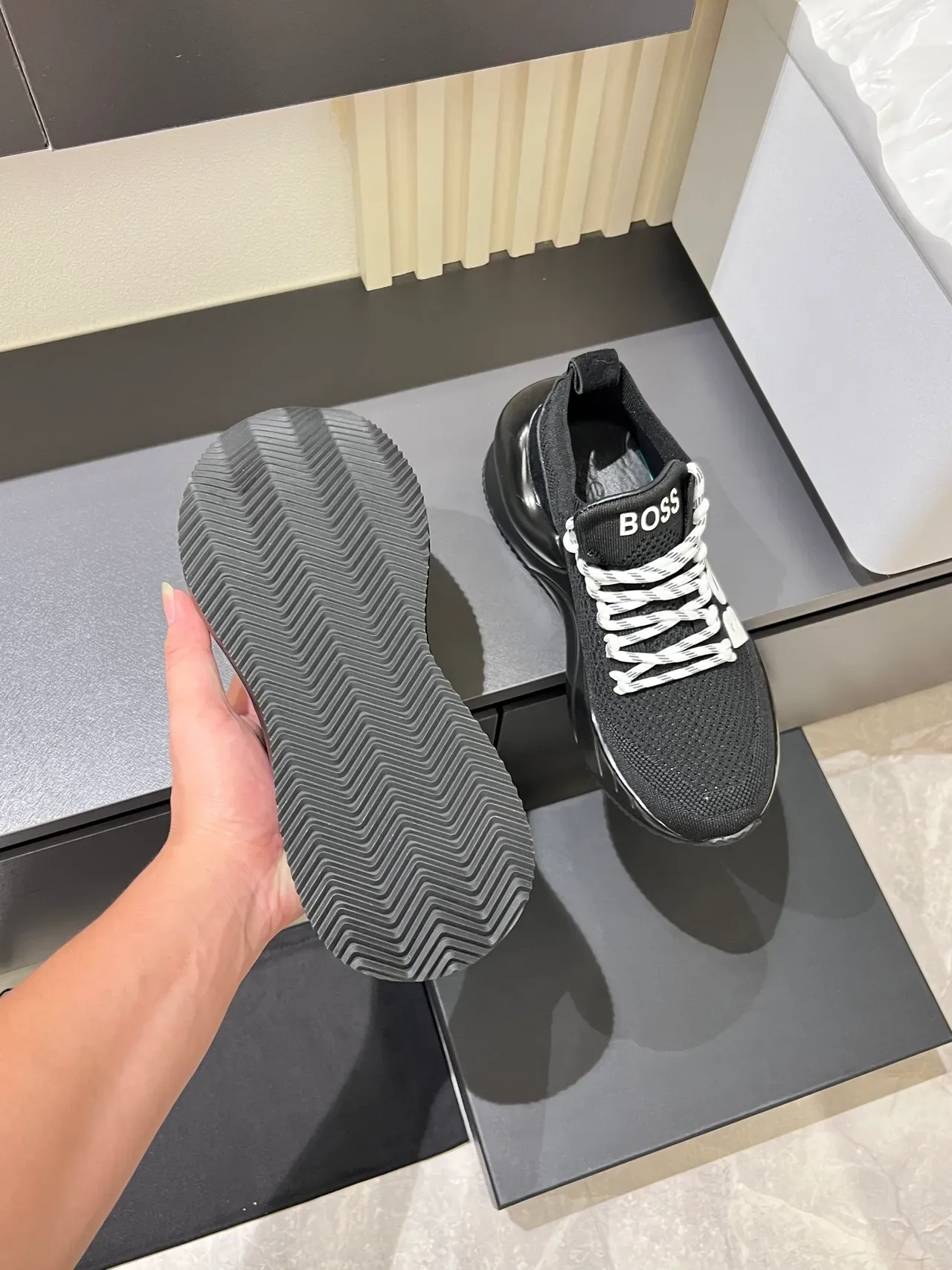 Hugo Boss Sneakers Preto Branco Upper de Tricô Sola Esculpida Chunky 3