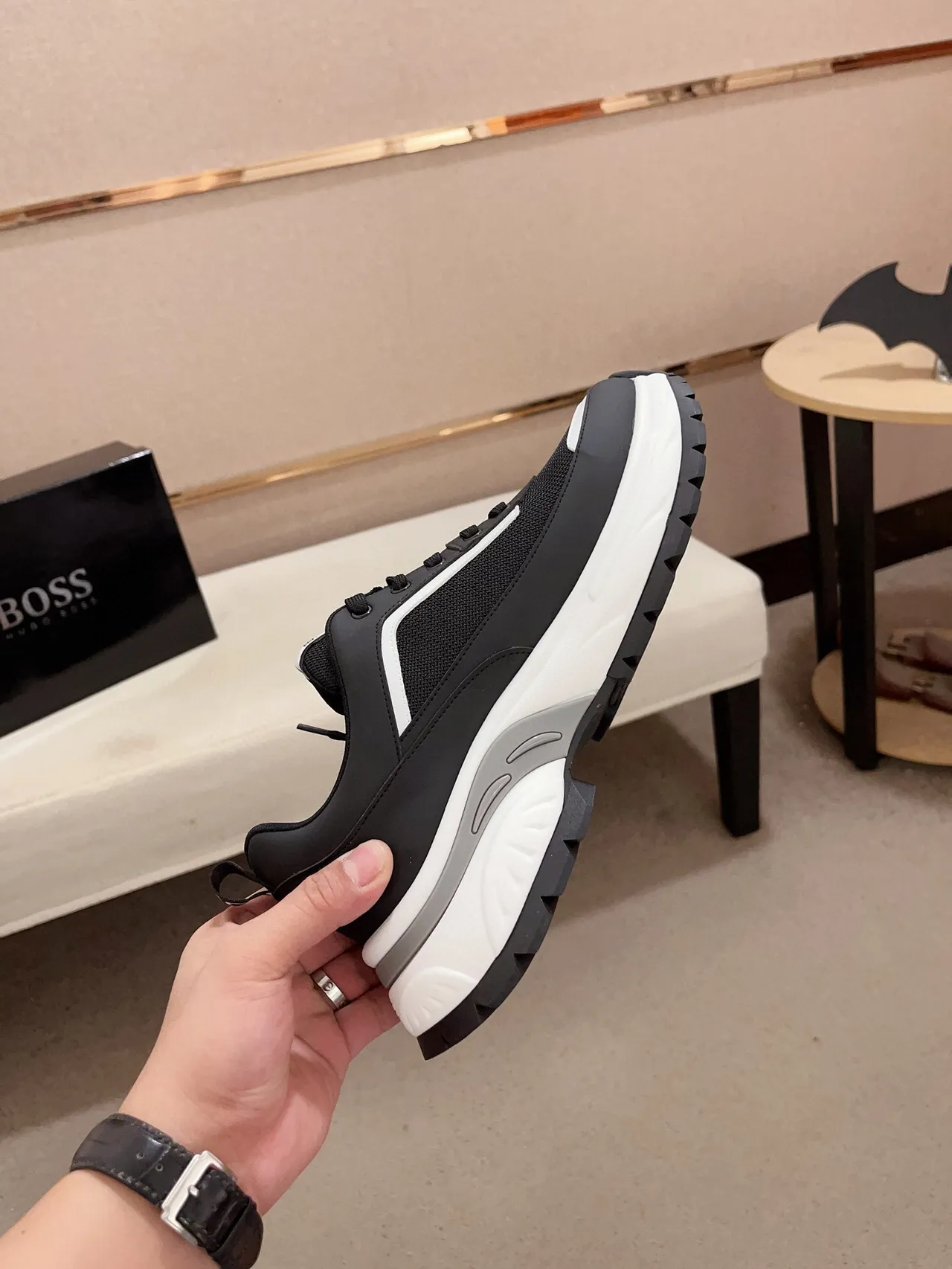 Hugo Boss أسود أبيض منصة سول شبكي وصناعي علوي كبير رياضي 5