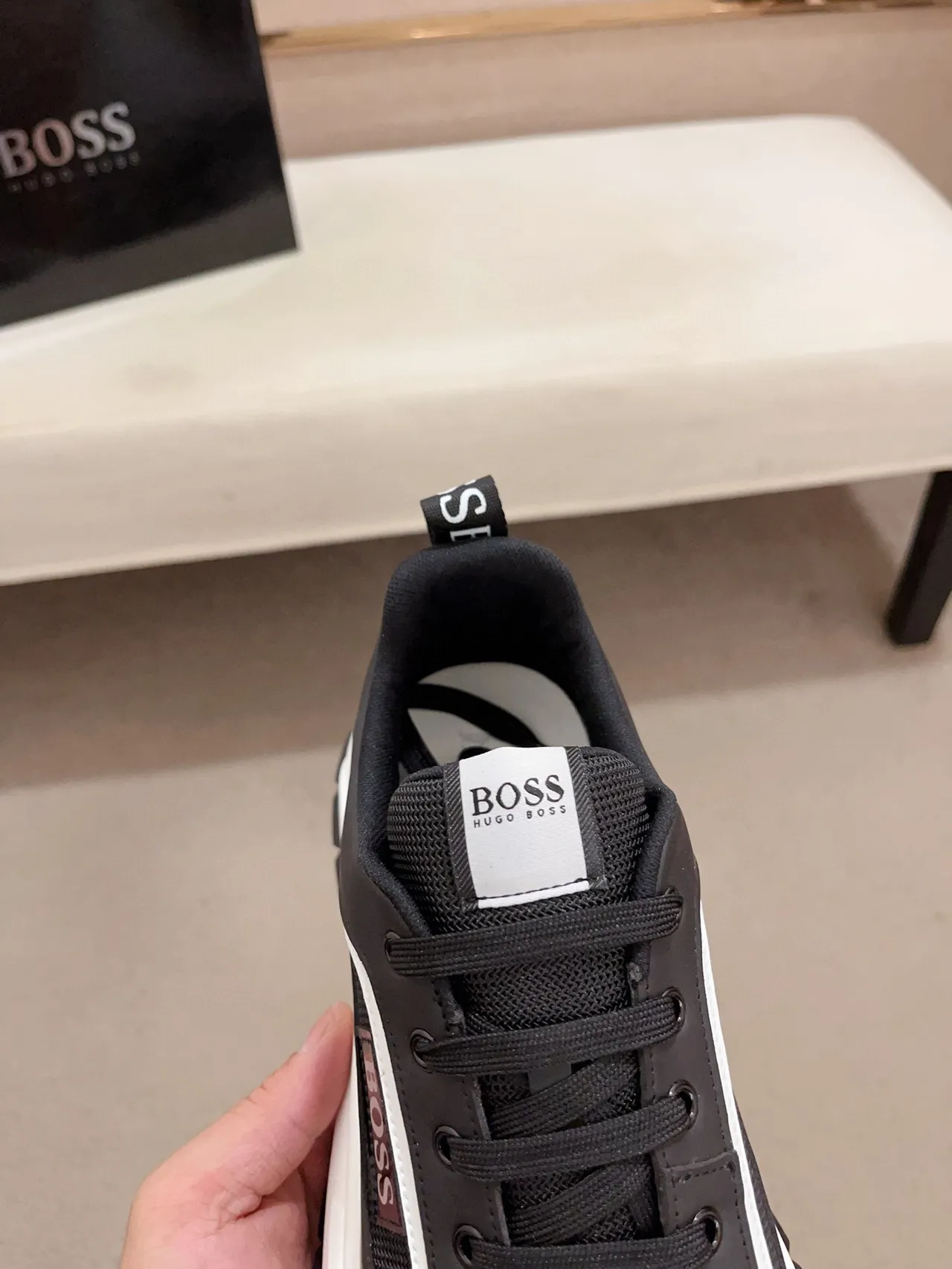 Hugo Boss أسود أبيض منصة سول شبكي وصناعي علوي كبير رياضي 6