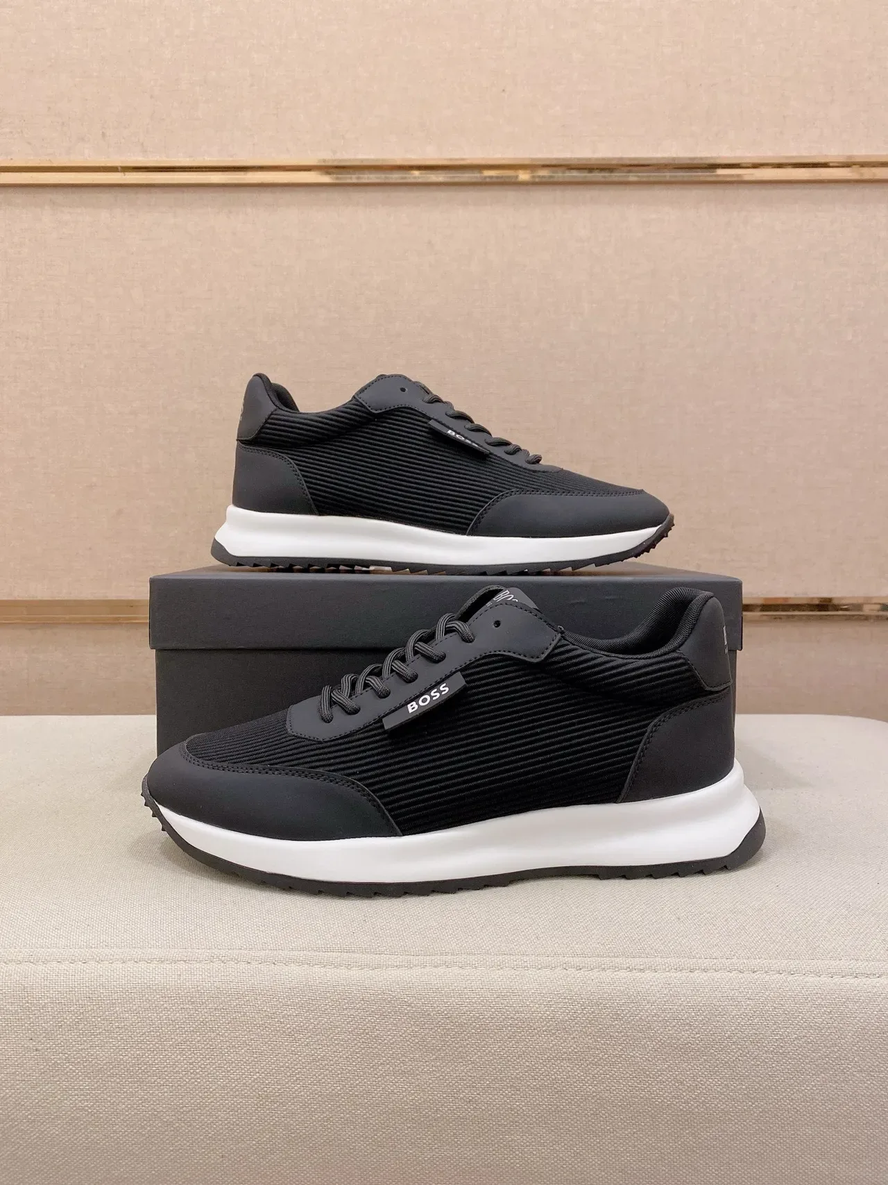 Hugo Boss Black White Ribbed Textile Upper Contrasting Midsole Lifestyle Sneakers 8