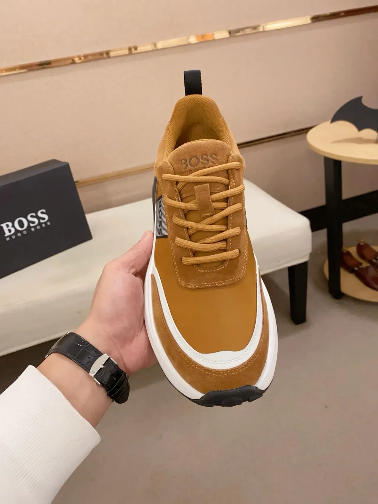 Hugo Boss Tênis Lifestyle com Camurça Marrom Branco Bege Chunky Midsole 2