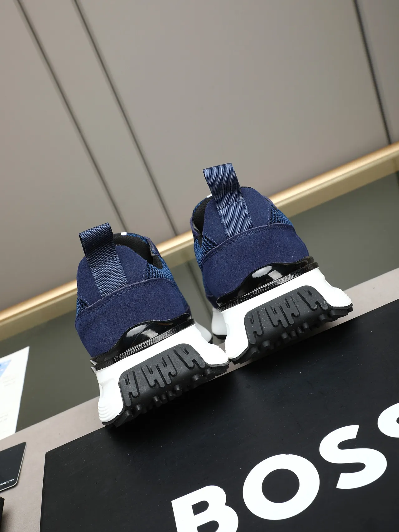 Hugo Boss Tênis Lifestyle de Malha e Camurça Navy 3