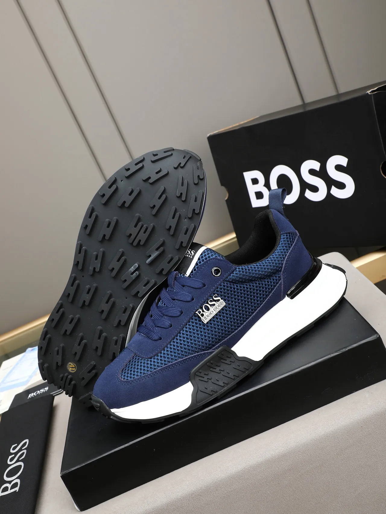 Hugo Boss Tênis Lifestyle de Malha e Camurça Navy 4