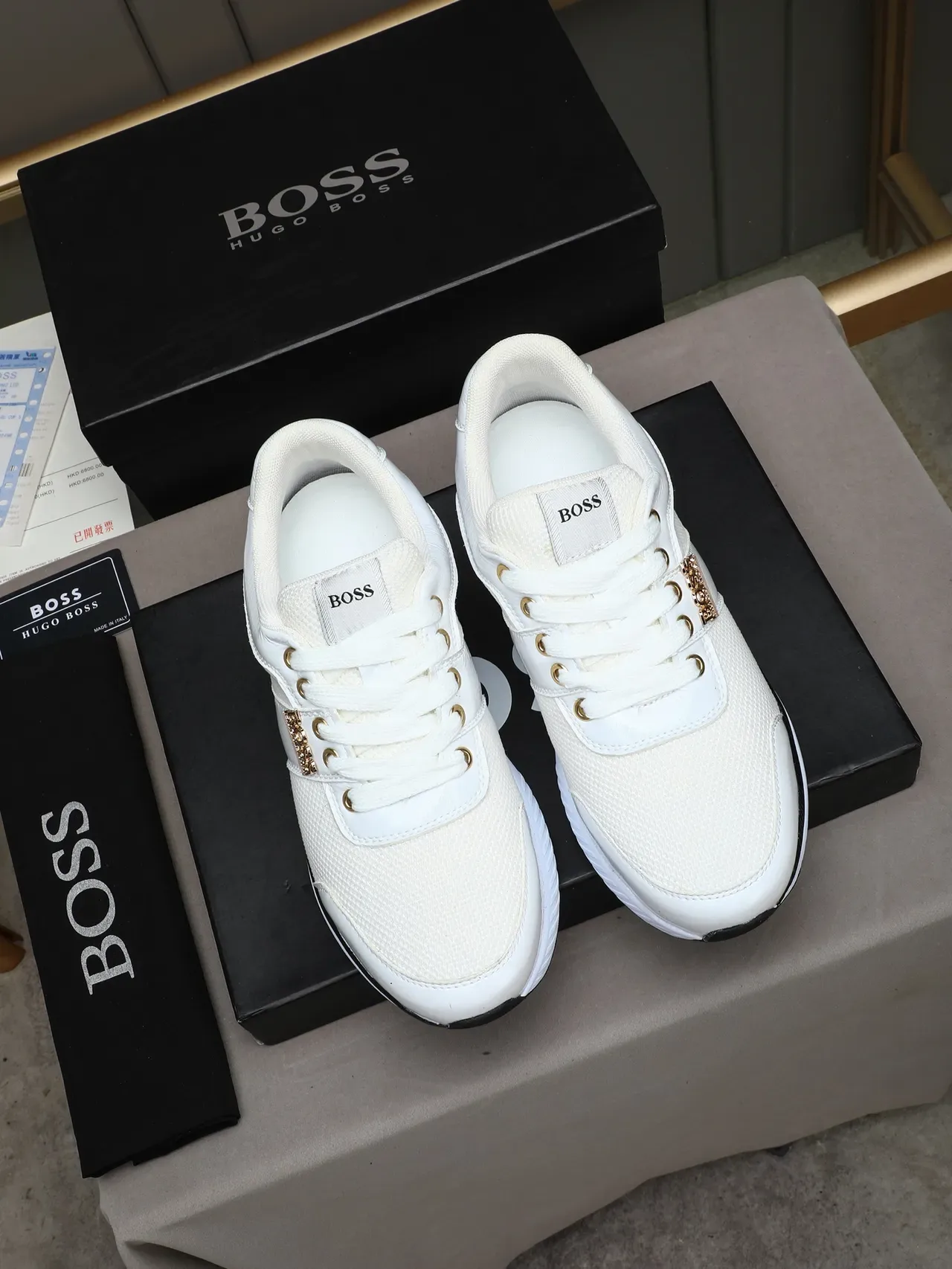 Hugo Boss حذاء رياضي أبيض وأسود جلدي شبكي نمط حياة 2