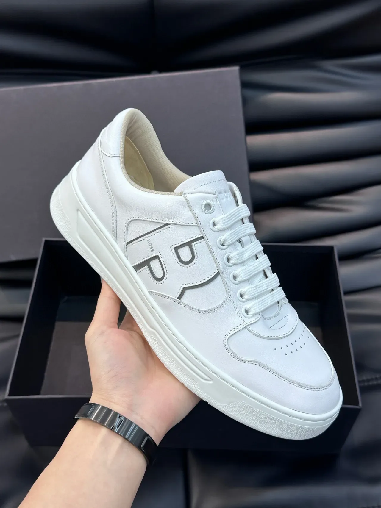 Hugo Boss 白色皮革生活方式运动鞋 4