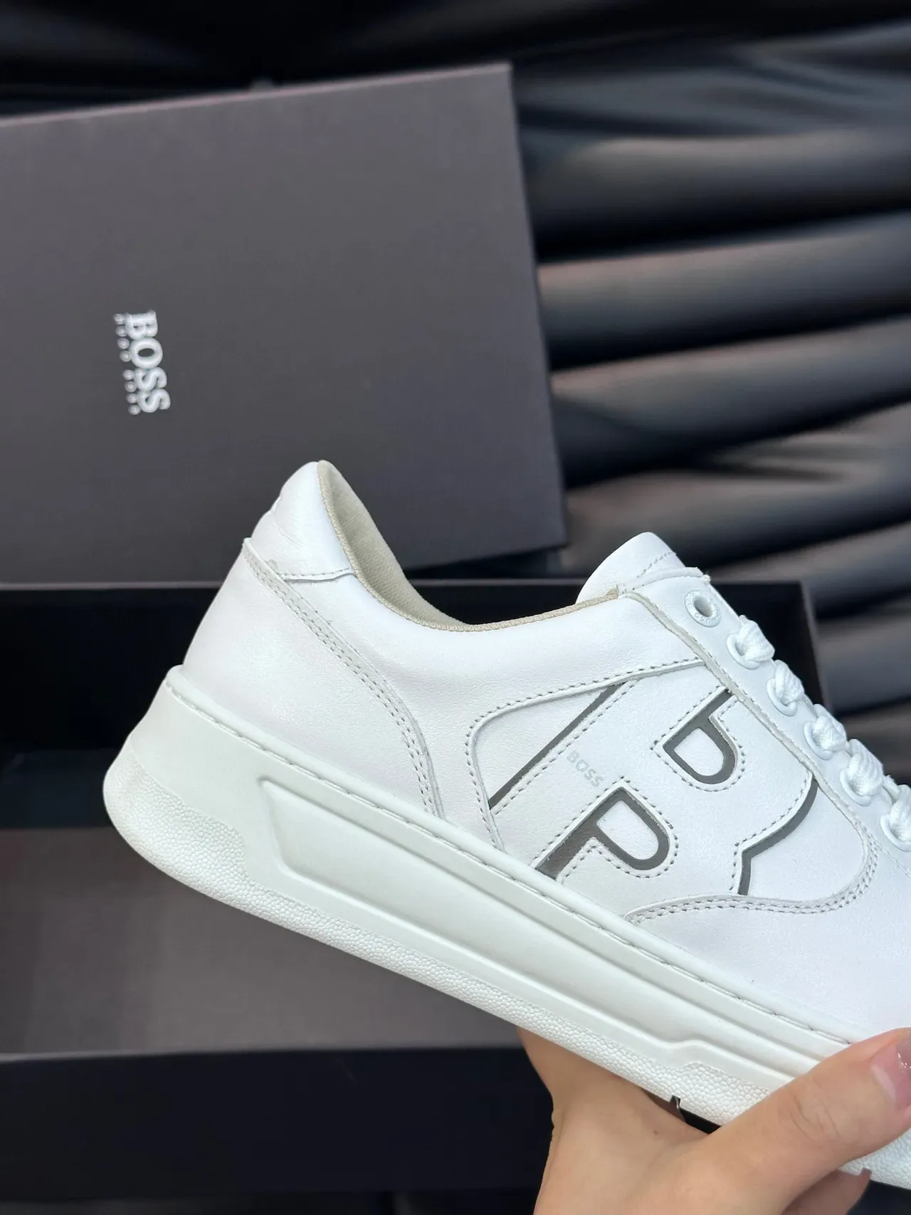 Hugo Boss 白色皮革生活方式运动鞋 5