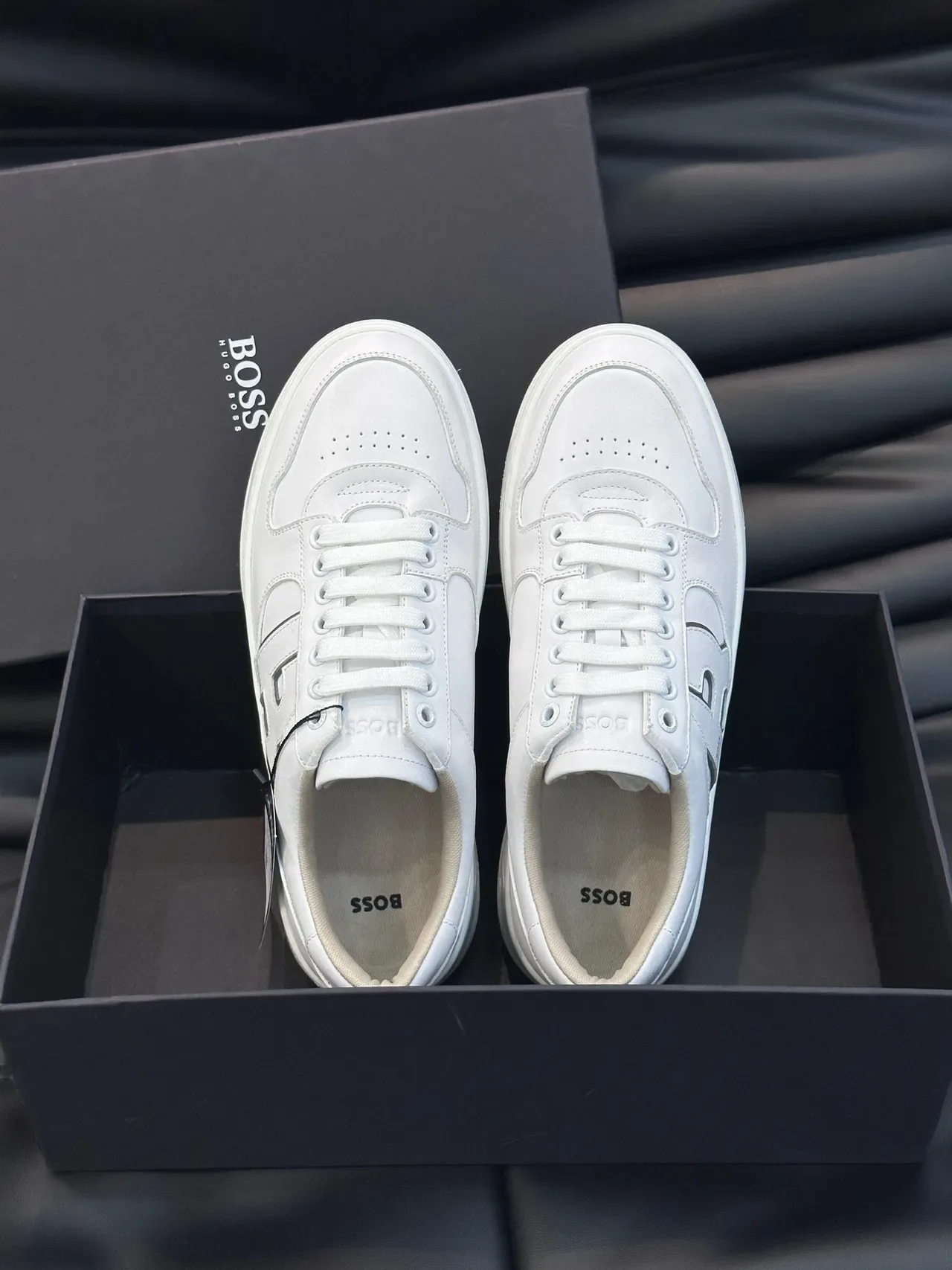 Hugo Boss 白色皮革生活方式运动鞋 7