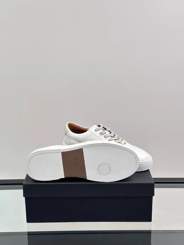 Hugo Boss Tênis Lifestyle de Couro Branco com Painéis de Topo Baixo 2