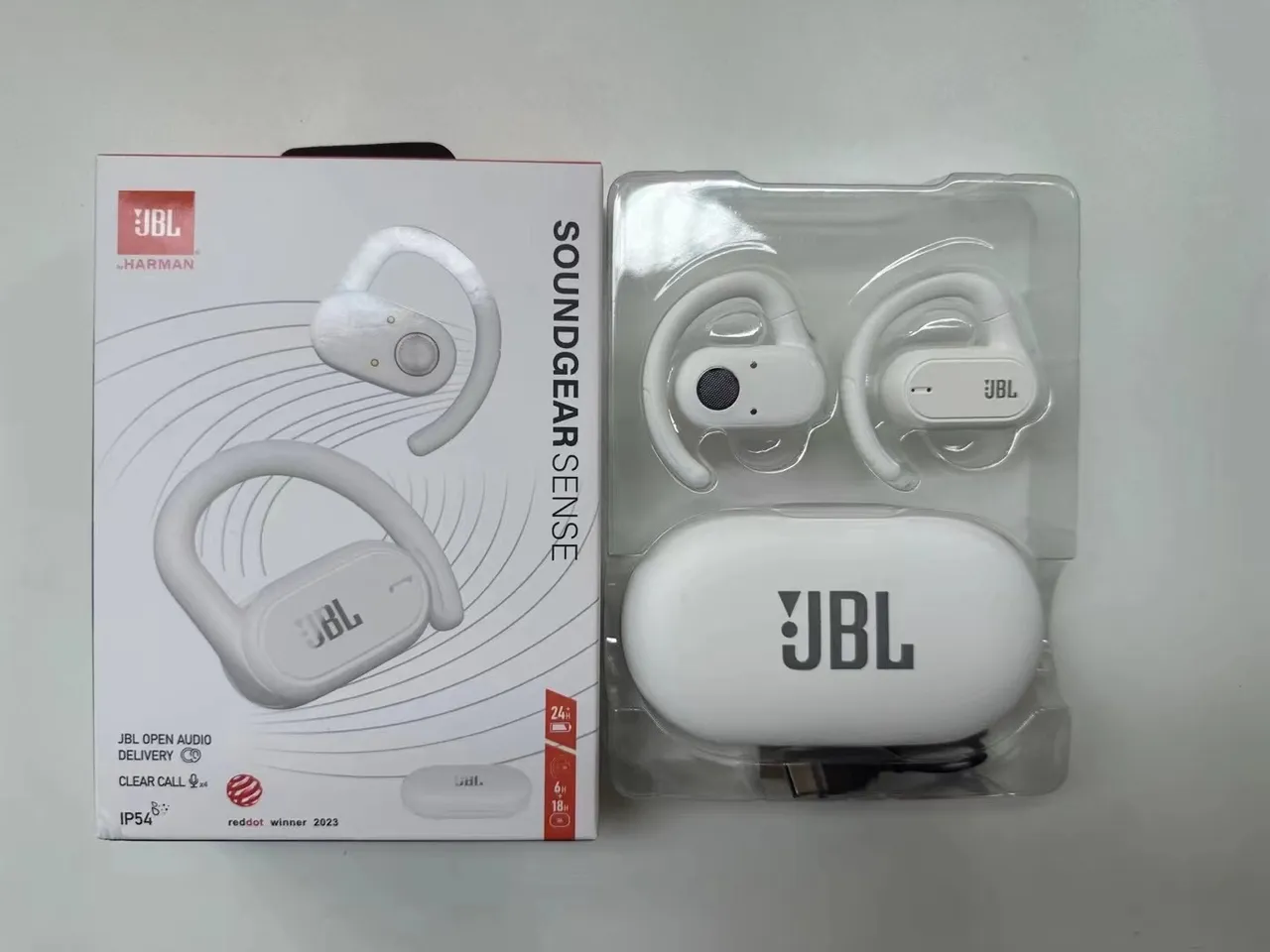 JBL Reflect Aero أبيض أسود تصميم الخطاف فوق الأذن تصميم الجذع المضغوط سماعات رياضية 6
