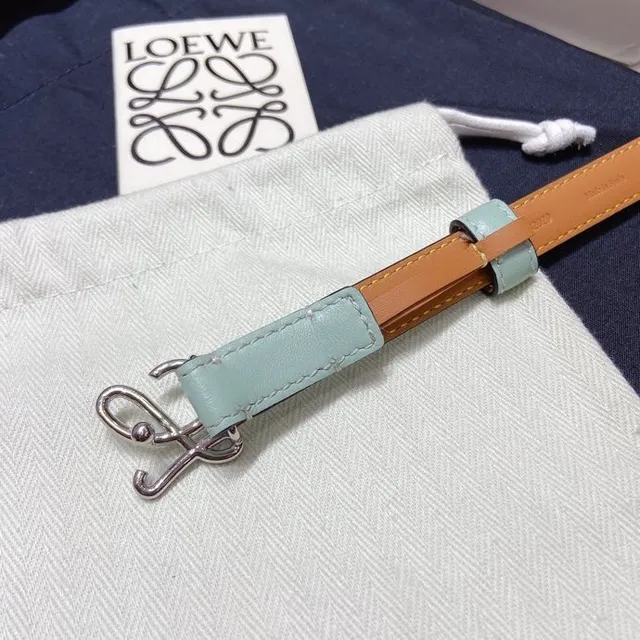 Loewe Anagram Belt 薄荷绿皮革腰带 6