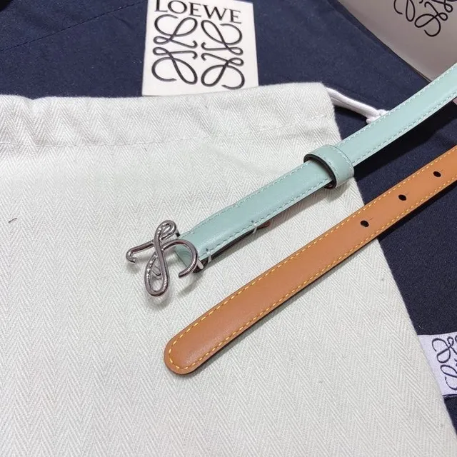 Loewe Anagram Belt 薄荷绿皮革腰带 9