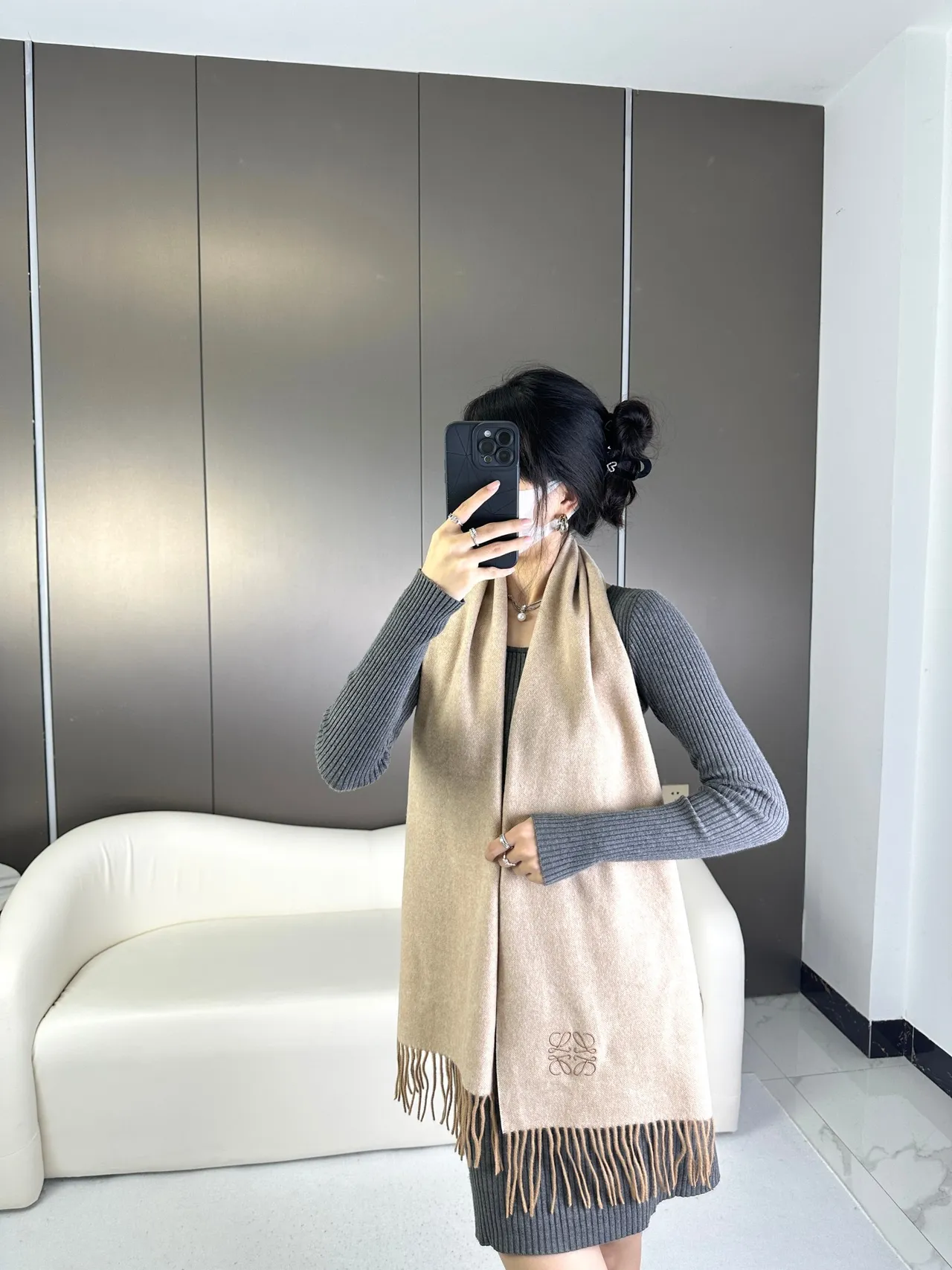 Loewe Reykjavik Noir Beige Cashmere 围巾 2