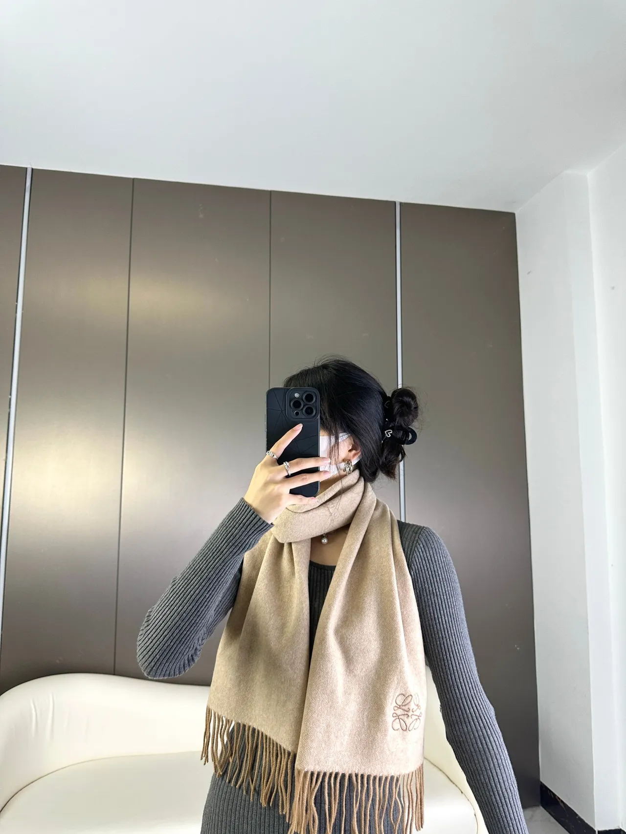 Loewe Reykjavik Noir Beige Cashmere 围巾 4