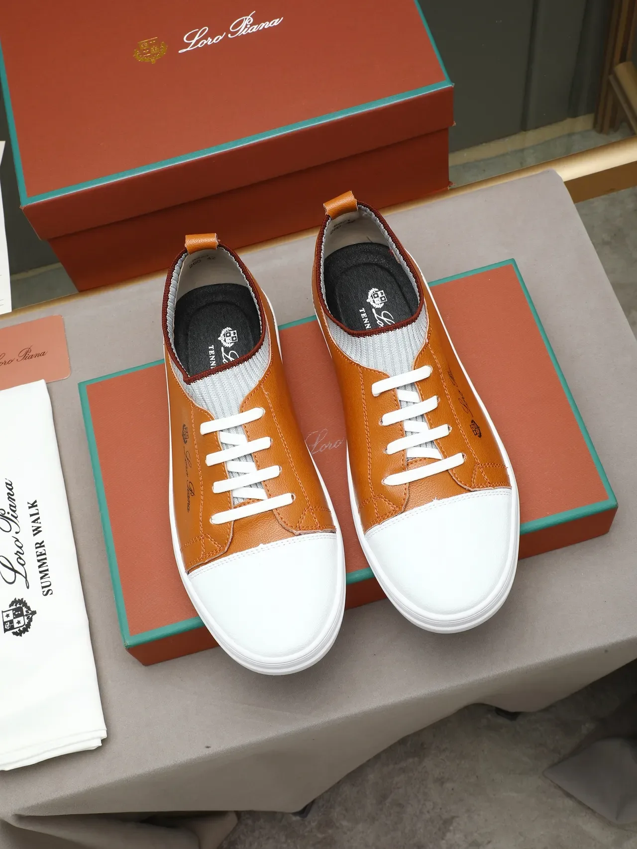 Loro Piana Zapatilla Lifestyle Low-Top de Cuero y Tejido 2