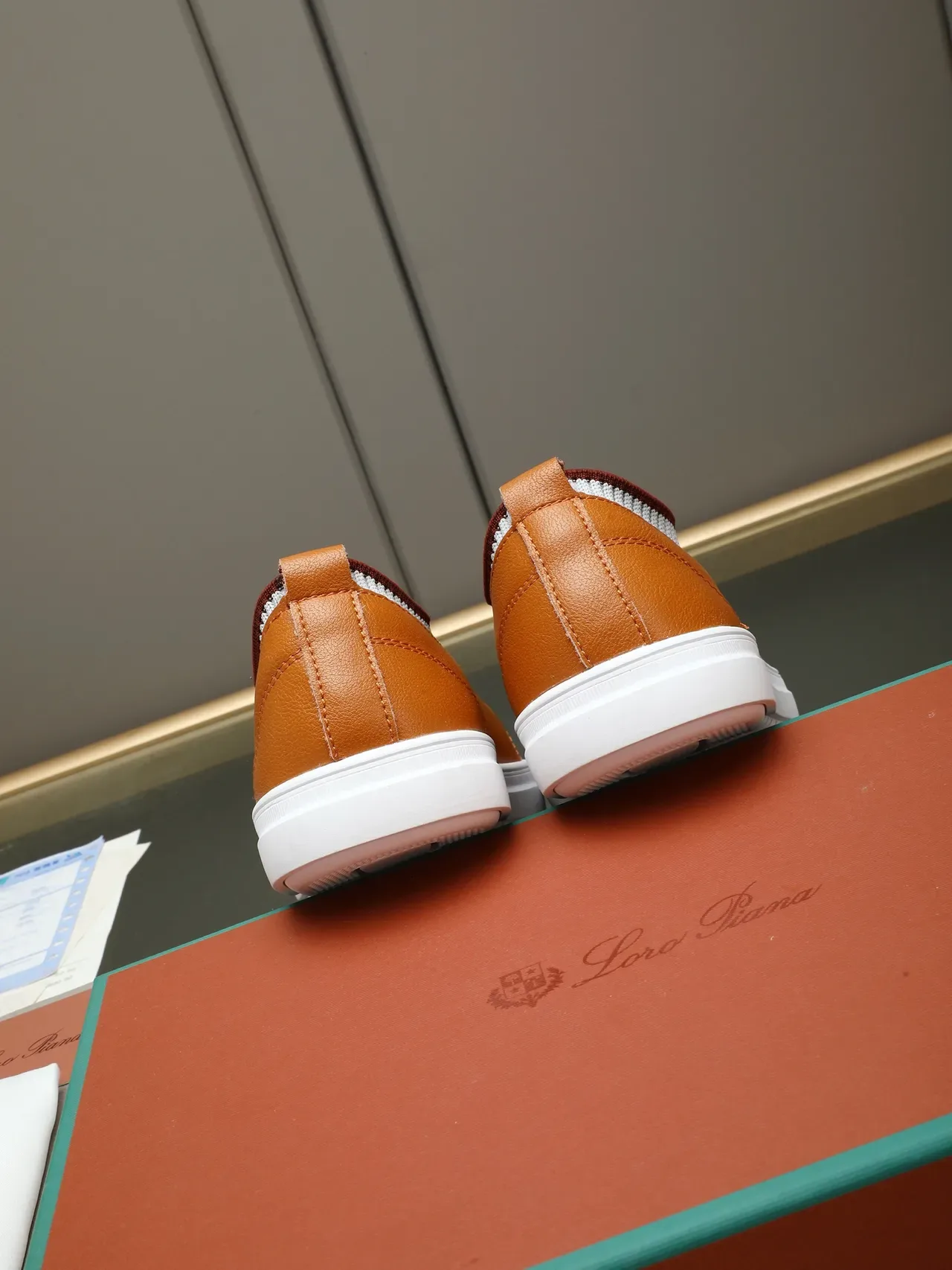 Loro Piana Zapatilla Lifestyle Low-Top de Cuero y Tejido 3