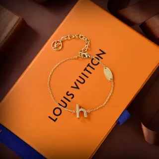 Louis Vuitton Alphabet 'h' سوار سلسلة ذهبي اللون