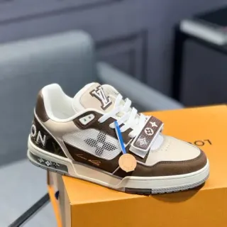 Louis Vuitton Zapatillas Lifestyle Beige Marrón Low Top con Cierre de Doble Correa