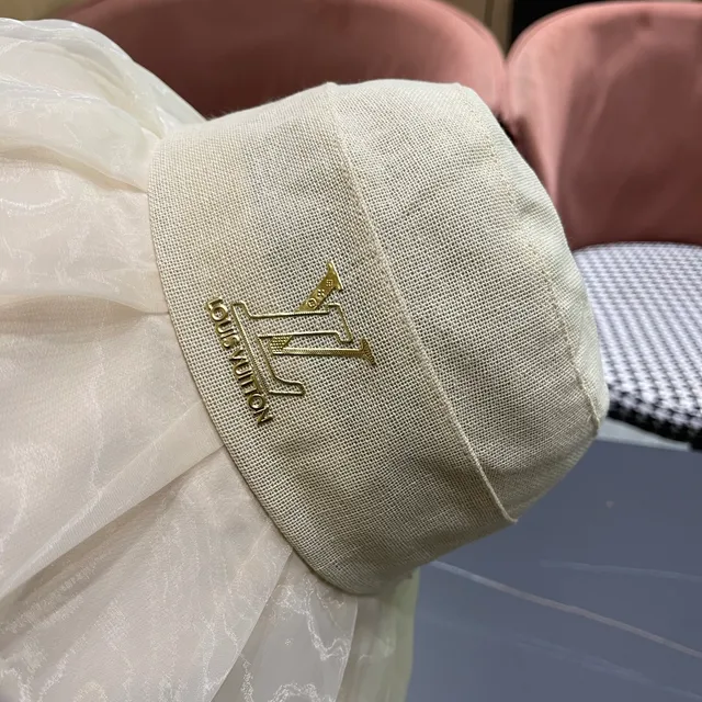 Chapéu Bucket Louis Vuitton Bege Dourado Coroa Estruturada Transparente Organza Babado Borda 3