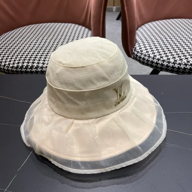 Chapéu Bucket Louis Vuitton Bege Dourado Coroa Estruturada Transparente Organza Babado Borda 8
