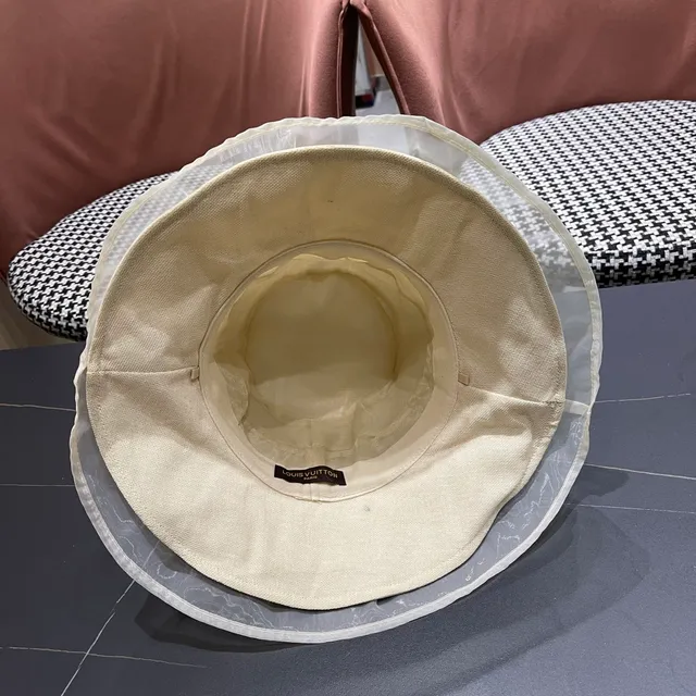 Chapéu Bucket Louis Vuitton Bege Dourado Coroa Estruturada Transparente Organza Babado Borda 10