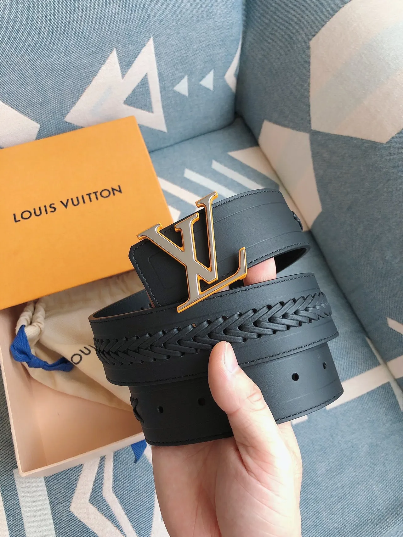 Louis Vuitton Ceinture en cuir dorée noire oversized LV Monogram boucle à tressage 9