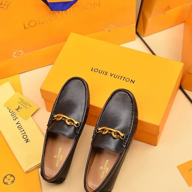 Louis Vuitton काला और सोने का चमड़ा हॉर्सबीट बकलू लौफर 3