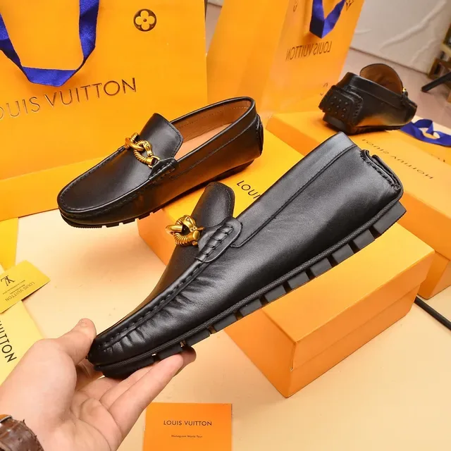Louis Vuitton काला और सोने का चमड़ा हॉर्सबीट बकलू लौफर 7
