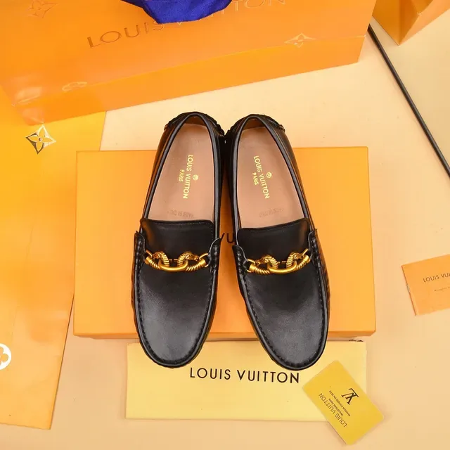 Louis Vuitton काला और सोने का चमड़ा हॉर्सबीट बकलू लौफर 9