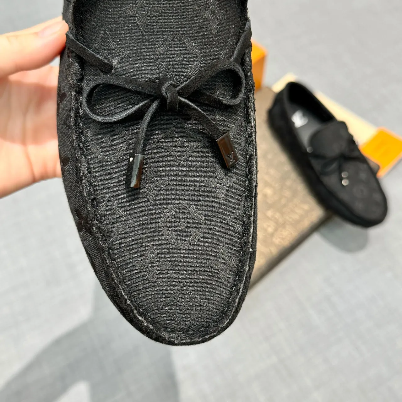 Louis Vuitton Noir Mocassin Monogram Jacquard Tissu Nœud-Frange Avant 3