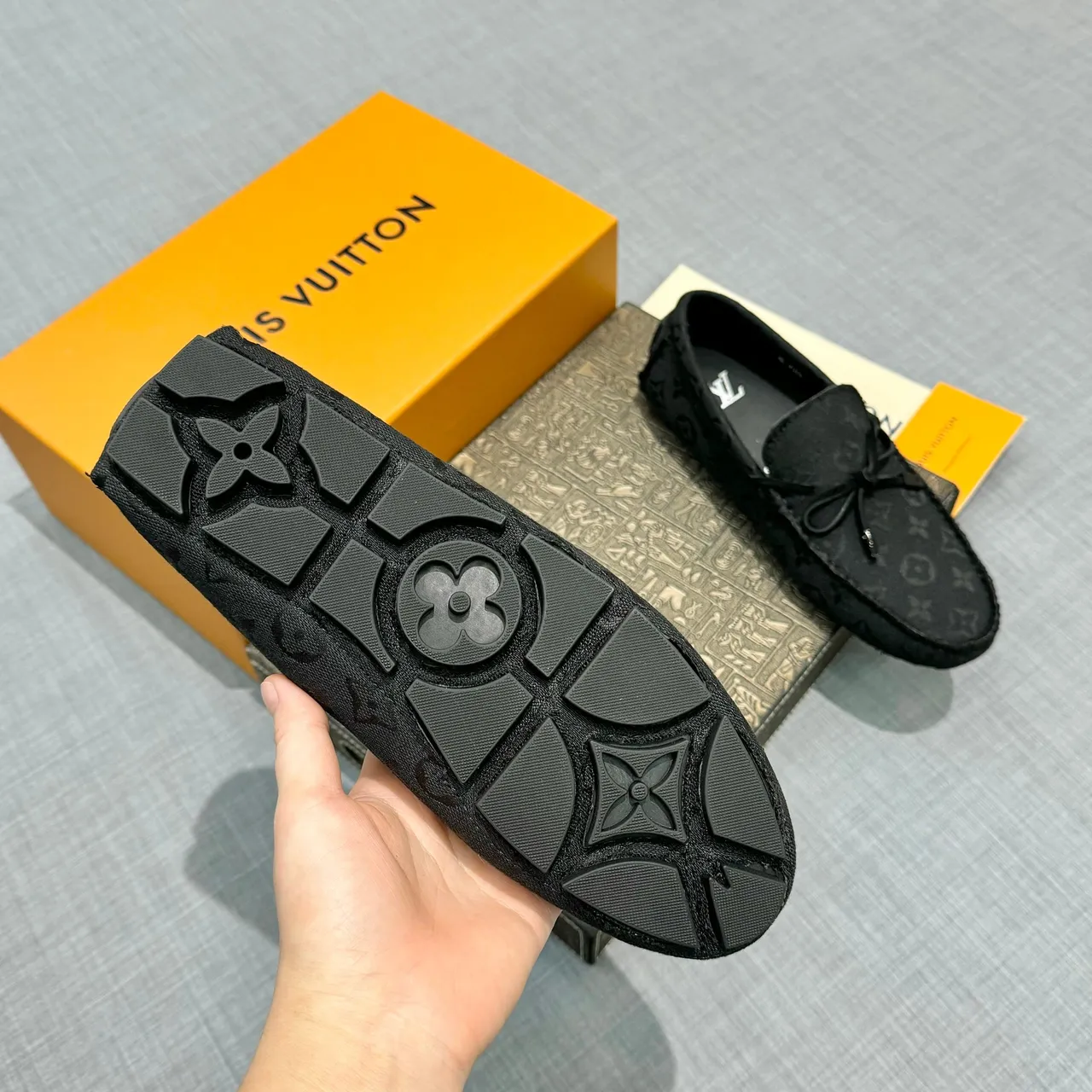 Louis Vuitton Noir Mocassin Monogram Jacquard Tissu Nœud-Frange Avant 5